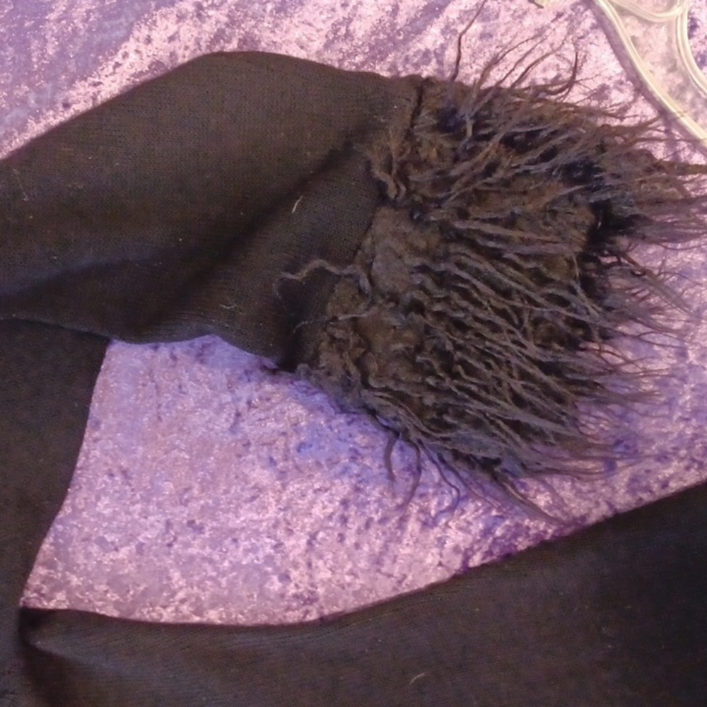 DOLLSKILL 3X WIDOW BLACK LONG SLEEVE FAUX FUR NECK/CUFFS BUCKELS FRONT SWEATER - Picture 12 of 16
